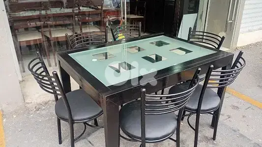 طاولي إيطالي شبه جديد