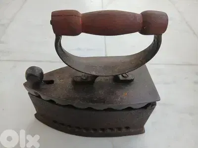 مكواة قديمة