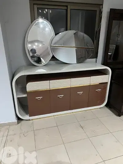 درسوار مصري مع مرايا خشب زان شبه جديد
