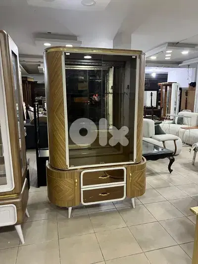 فاترينة كريستال مصرية خشب زان شبه جديدة