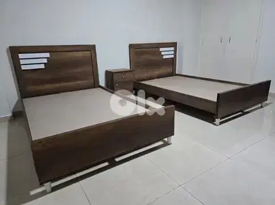 تختين مفرد ونص مع كمود صغيرة تفصيل جديد
