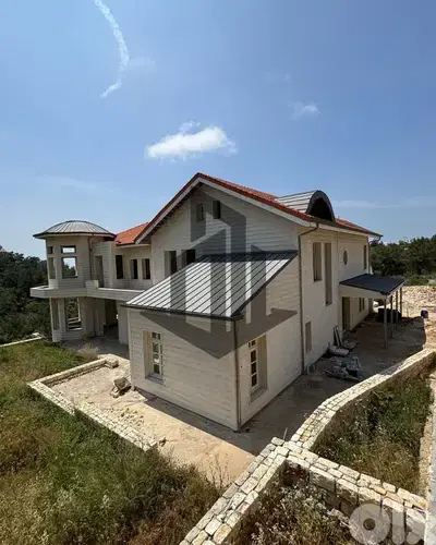 Villa for Sale in Meshref فيلا للبيع في المشرف