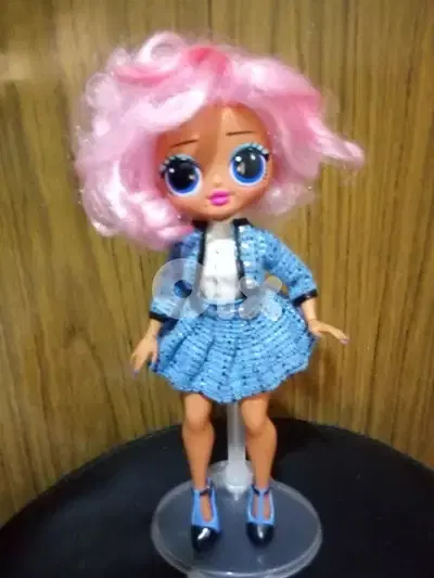 UPTOWN GIRL LOL OMG wearing her own wears +her own shoes great doll=32