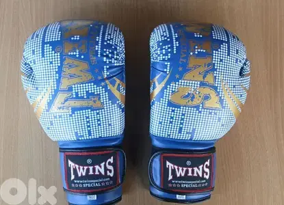 Boxing gloves