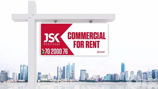 L20456 - 31 SQM Shop in a Business Center For Rent in Down Town