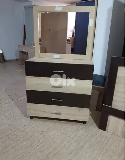شفنيرة مع مراية جديدة من المعمل