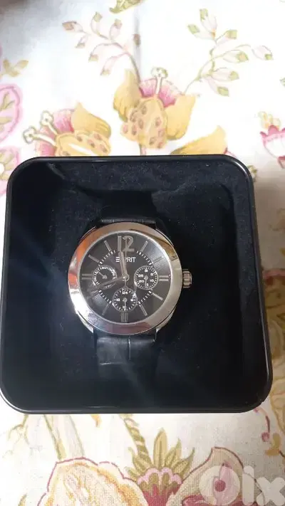 Esprit Watch ساعة يد