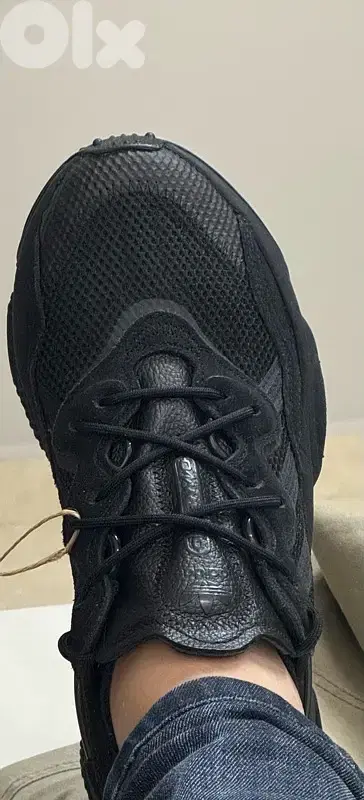adidas ozweego black -9 us -like new