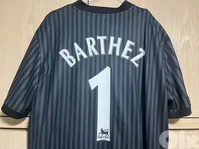 Manchester United Barthez goalkeeper historian kit