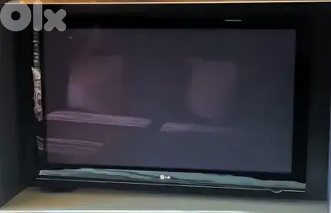 للبيع تلفزيون LG 50 Inch بحالة ممتازة تلفزيون إل جي  بشاشة كبيرة