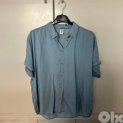 blue shirt