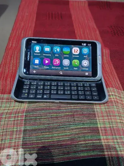 NOKIA E7. Vintage Handset.
