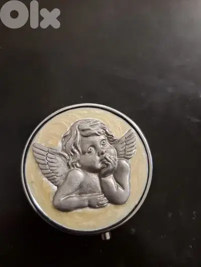 صندوق حبوب دواء معدني انتيك شكل ملاك