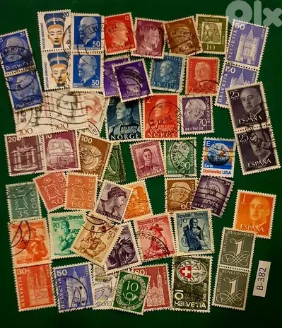 World old 50 stamps since 1940's Lot# B-382
