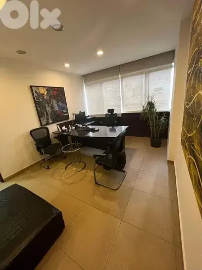 Office fully furnished in Badaro for rent مكتب مفروش للإيجار في بدارو