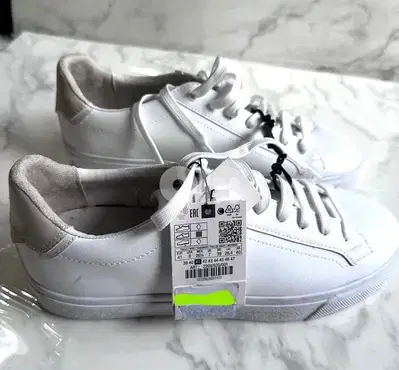 Zara White Leather Sneakers - 41