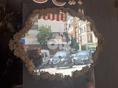 مراية برونز اسباني مميزة ناعمة انتيك قديمة