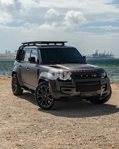 Defender OCTA 2025 , Rare To Find , Like Brand New