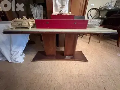 Table basse en marbre et bois sculpté style Art-Déco