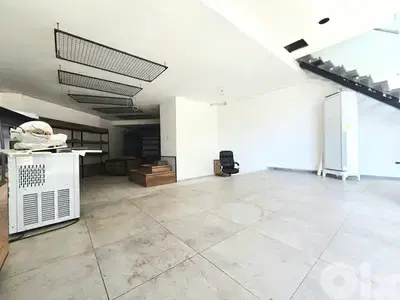 RAO26-4994 Shop 130 m² for Rent – Achrafieh (Main Road | Ground Floor)