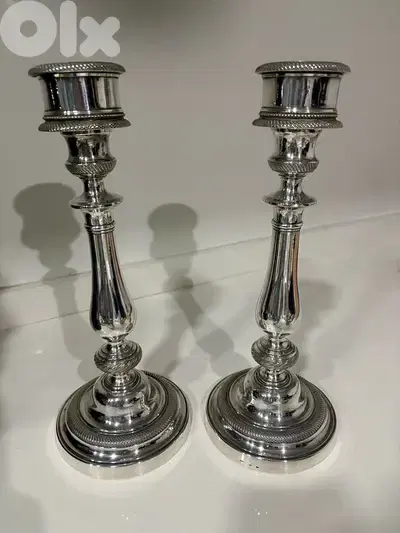 Paire de bougeoirs en argenterie Morlot
