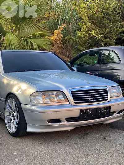 Mercedes-Benz C230