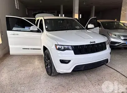 جيب شيروكى 2017