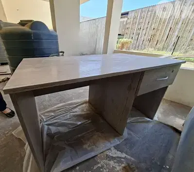 desk مكتب