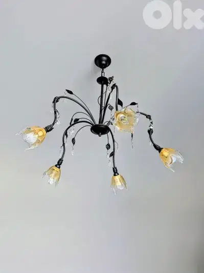 2 ceiling light fixtures – very good condition