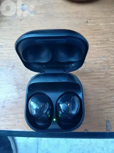 ears headphone