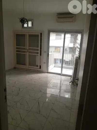 Office for rent in Hamra
