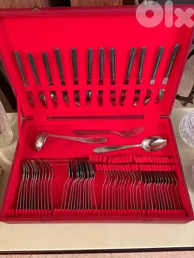 Service de couverts européen en stainless dans son coffret