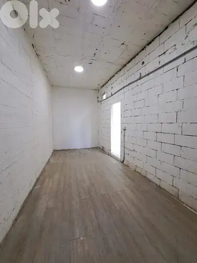 shop or warehouse for rent in adonis