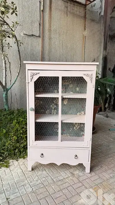 bookshelf