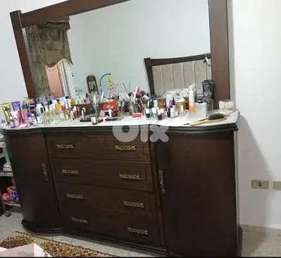 bed room for sale used like new without mattress