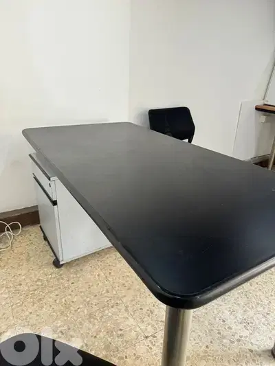 مكتب للبيع