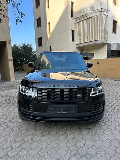 Range Rover Vogue V8 Dynamic 2018 black on black (clean carfax)