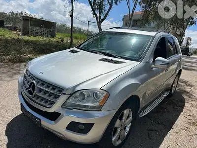 Mercedes-Benz ML-Class 2011