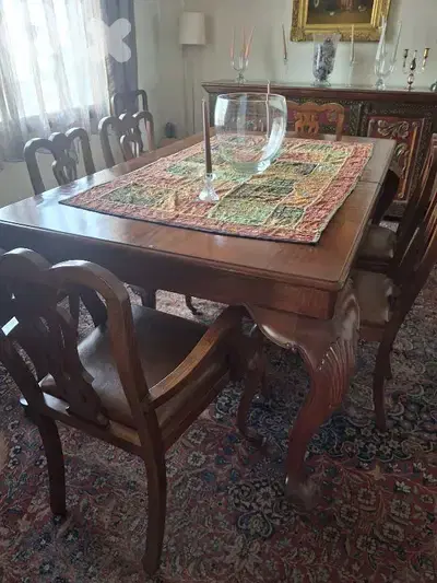 antique dining room
