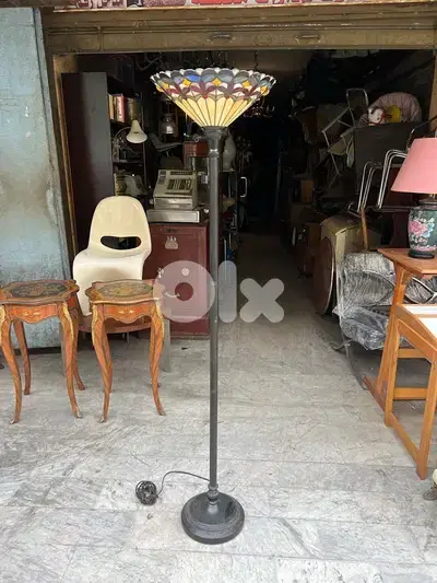 Vintage antique floor lamp tiffany & bronze style victorian 250$