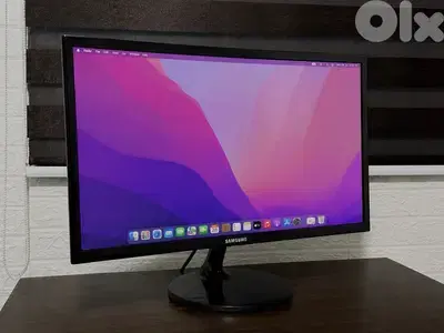 Samsung 24” Curved Monitor – Full HD, HDMI