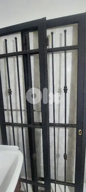 دفاع حديد للبيع