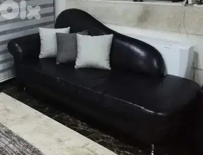 leather sofa in excellent condition