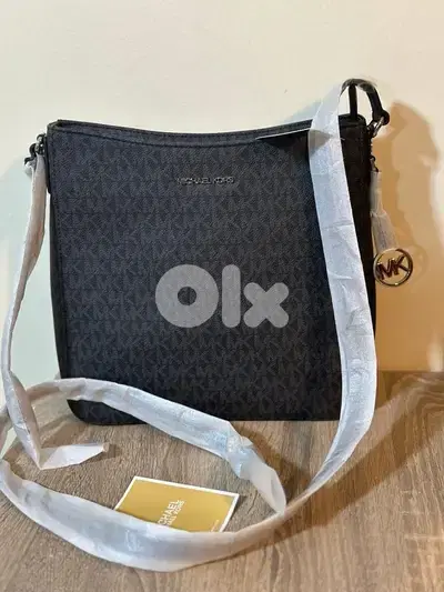 Michael kors bag new in tag:80$