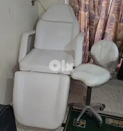 Salon Professional Bed and Chair