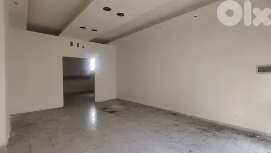 RWK183MF - Shop for rent in Adonis in a prime location
