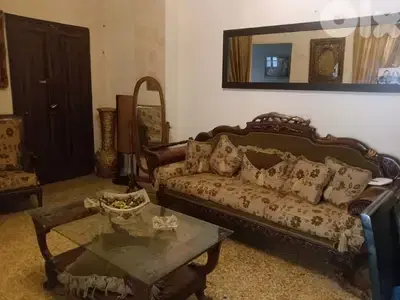 صالون ب ٤٥٠$ بحالة ممتازة