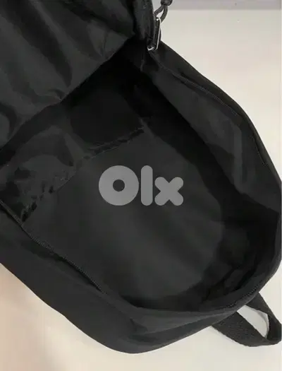 black backpack شنطة.