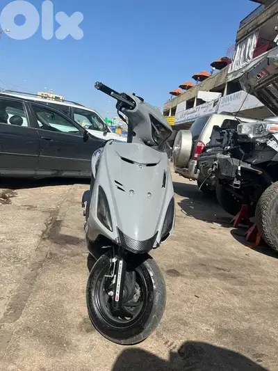 V150 Azzo 2025