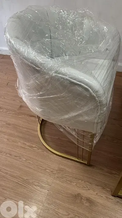 table and chairs